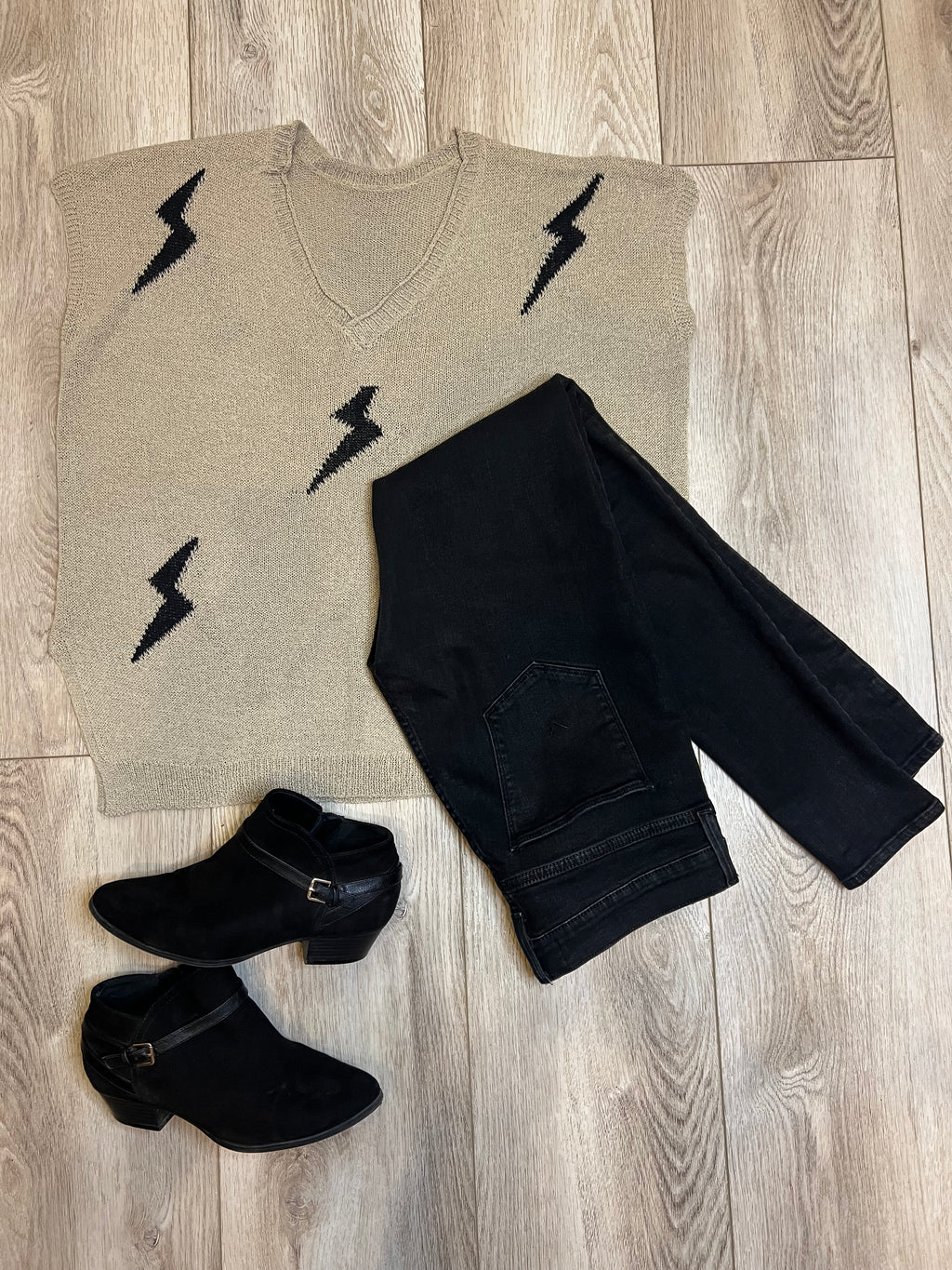 Electra Lightning Bolt V-Neck Short Sleeve Knit Top