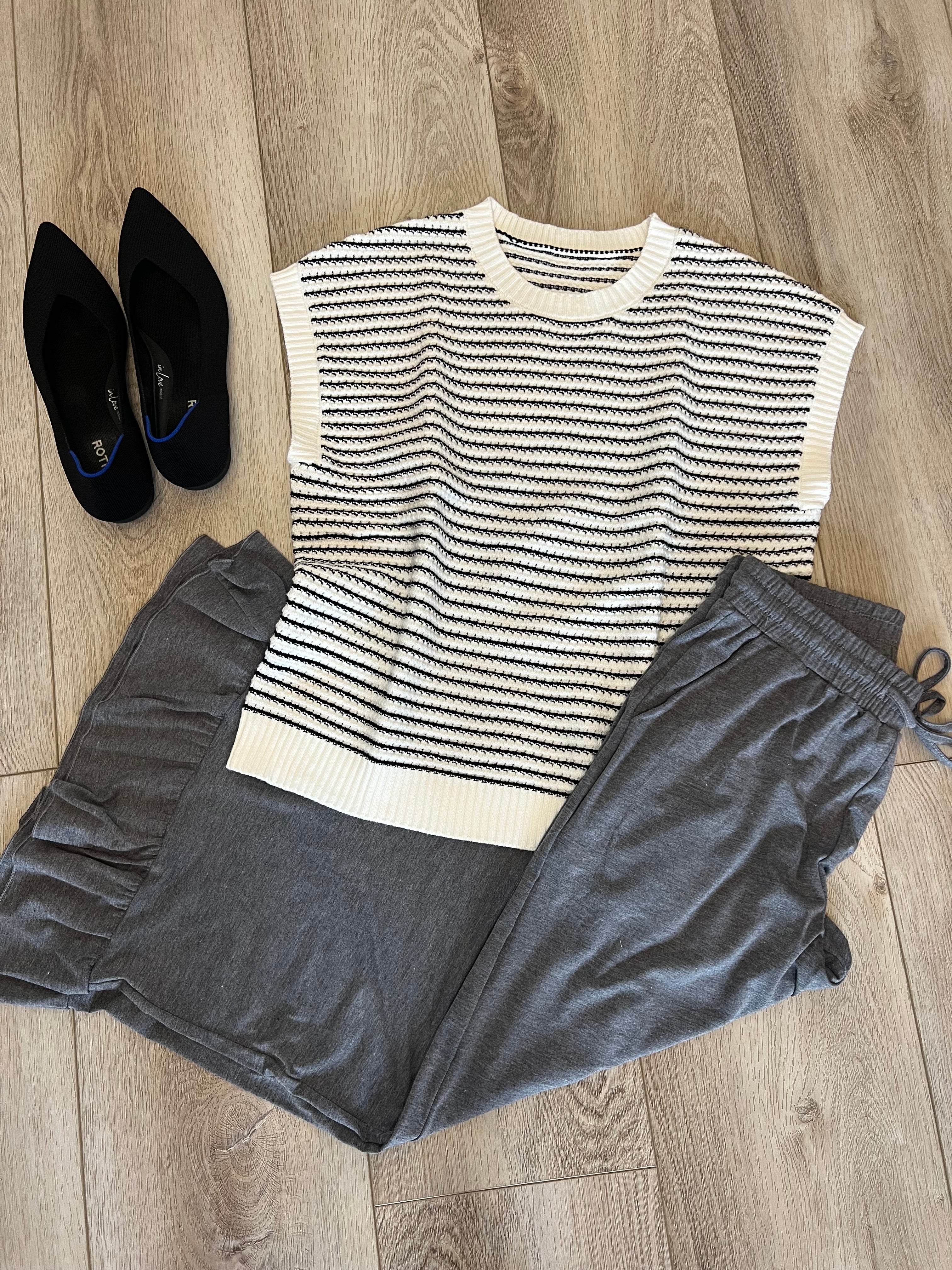 Reese Ruffled Wide Leg Pull On High Waist Pants with Pockets in Gray